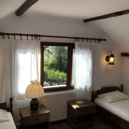 Wild Oaks * Kriopigi